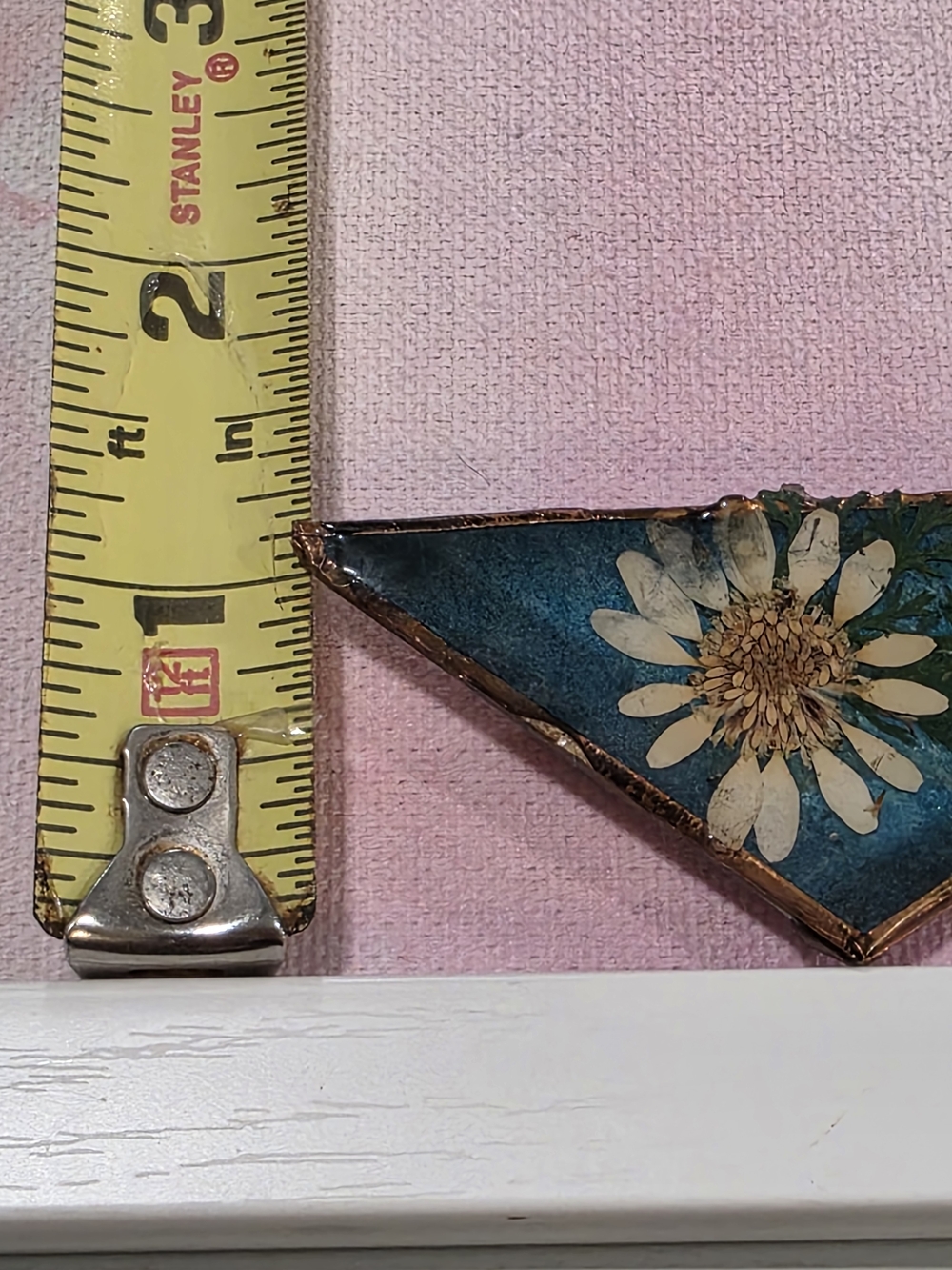 Triangular Vintage Teal Floral Resin Pin with Pressed Daisy - Picture 6 of 6
